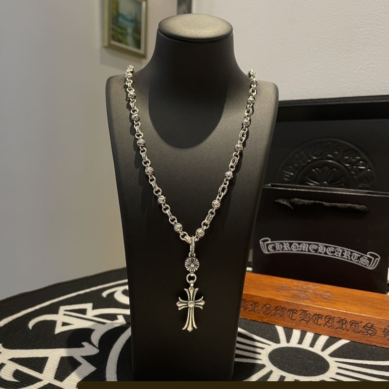 Ch**me He**ts necklaces